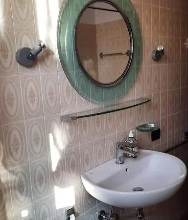 Maggiore, Leggiuno, Ampio *